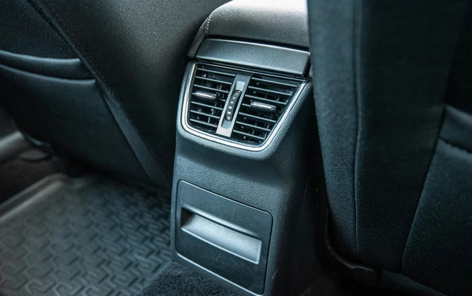 Skoda Octavia cena 64900 przebieg: 142000, rok produkcji 2018 z Susz małe 562